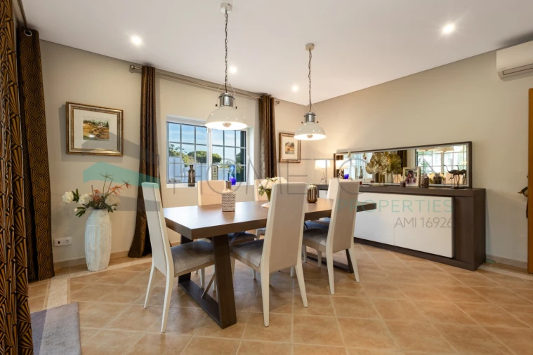 Moradia T3 para Venda em Quarteira Foto 4