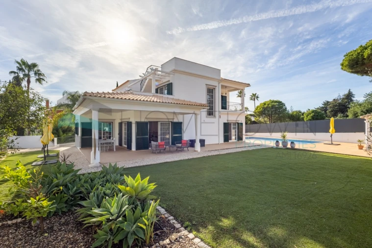 Moradia T3 para Venda em Quarteira Foto 27