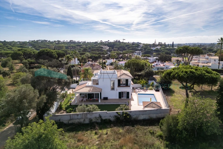 Moradia T3 para Venda em Quarteira Foto 32