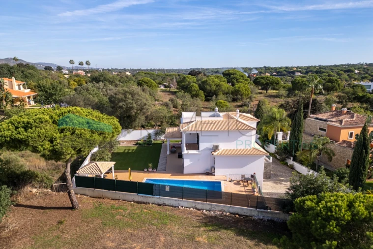 Moradia T3 para Venda em Quarteira Foto 33