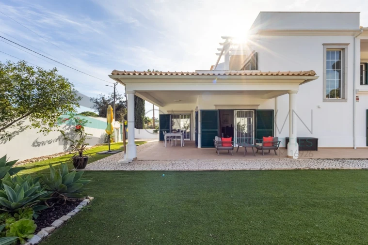 Moradia T3 para Venda em Quarteira Foto 40