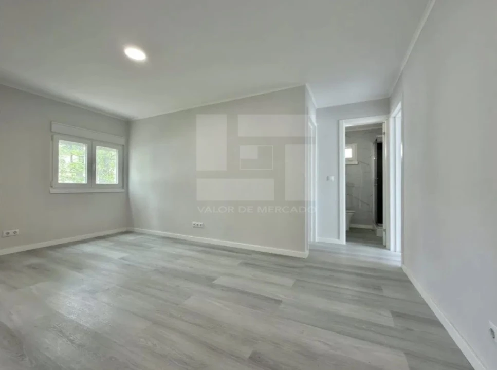 Apartamento T3 para Venda em Laranjeiro e Feijó Foto 2