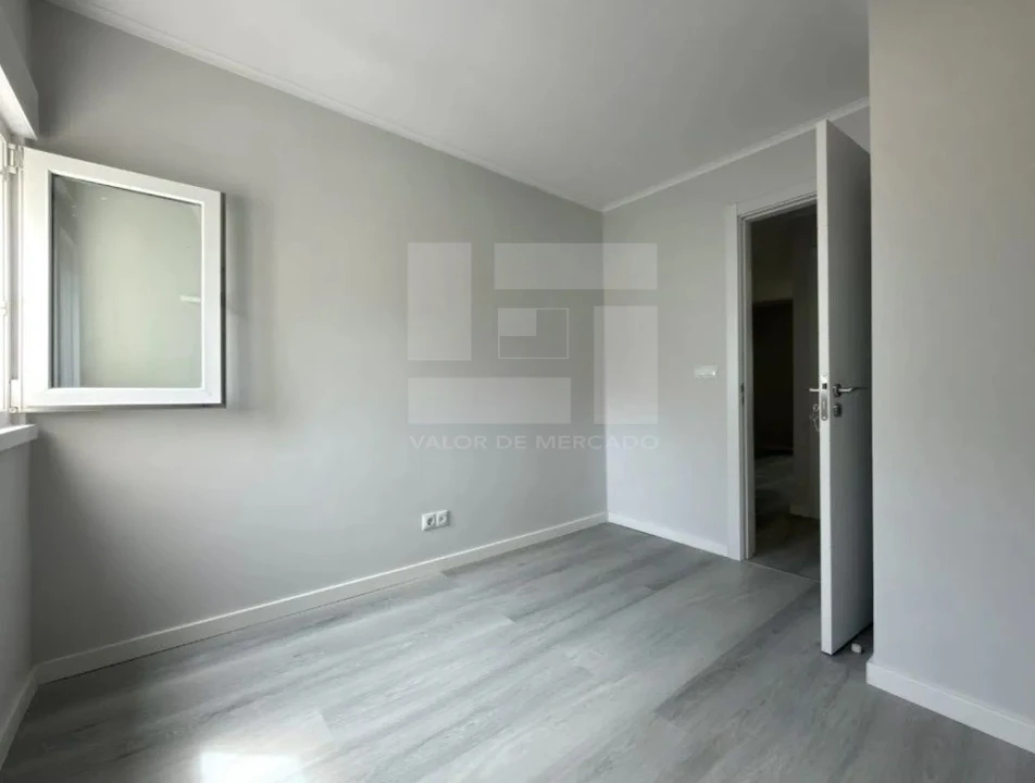 Apartamento T3 para Venda em Laranjeiro e Feijó Foto 9