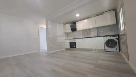 Apartamento T3 para Venda em Laranjeiro e Feijó