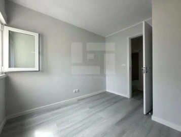 Apartamento T3 para Venda em Laranjeiro e Feijó