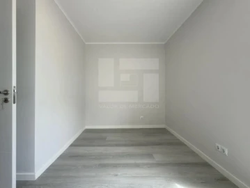 Apartamento T3 para Venda em Laranjeiro e Feijó