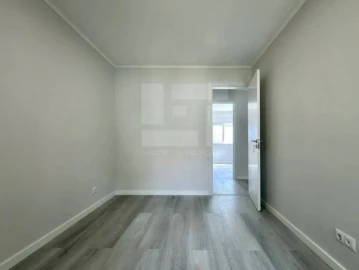 Apartamento T3 para Venda em Laranjeiro e Feijó