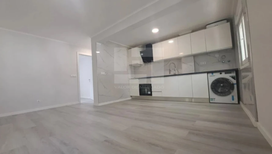 Apartamento T3 para Venda em Laranjeiro e Feijó Foto 4