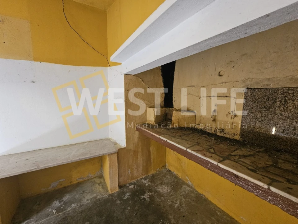 Moradia T2 para Venda em Igreja Nova e Cheleiros Foto 5