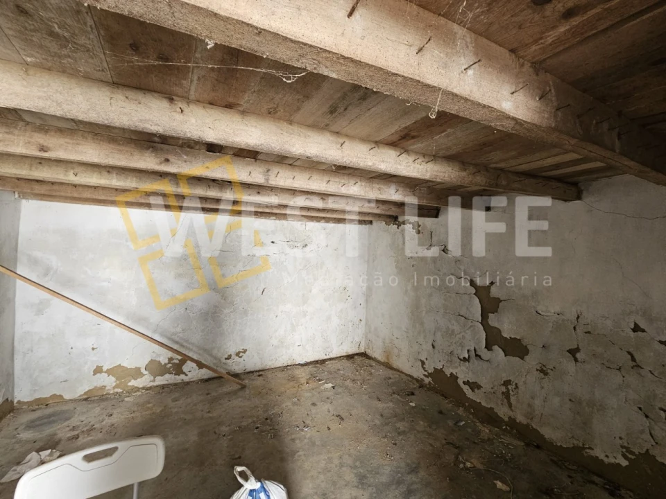 Moradia T2 para Venda em Igreja Nova e Cheleiros Foto 22