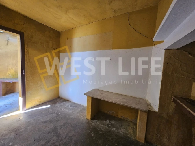 Moradia T2 para Venda em Igreja Nova e Cheleiros Foto 6