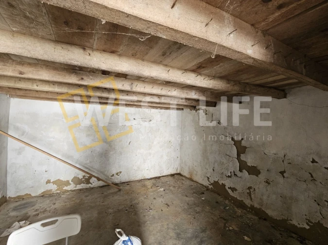 Moradia T2 para Venda em Igreja Nova e Cheleiros Foto 22