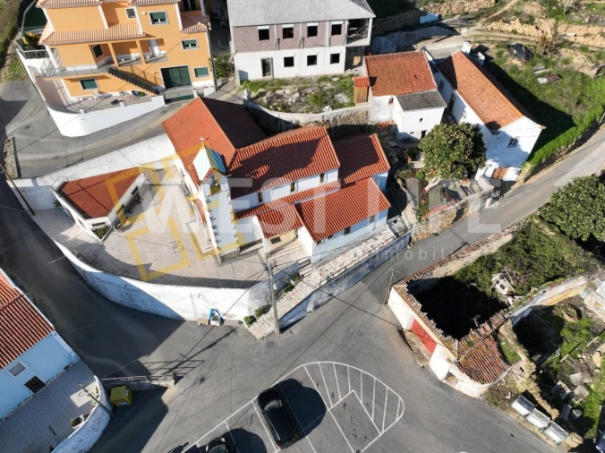 Moradia T2 para Venda em Igreja Nova e Cheleiros Foto 31