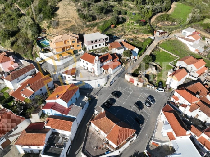 Moradia T2 para Venda em Igreja Nova e Cheleiros Foto 32