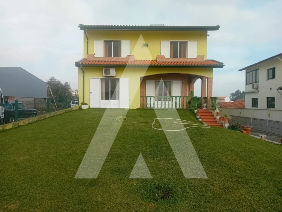 Moradia T4 para Venda em Oliveira do Bairro Foto 1