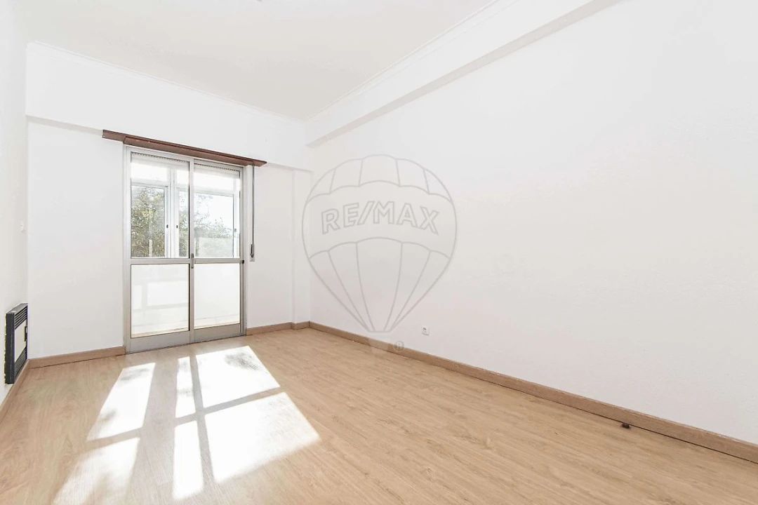 Apartamento T3 para Venda em Alfragide Foto 7