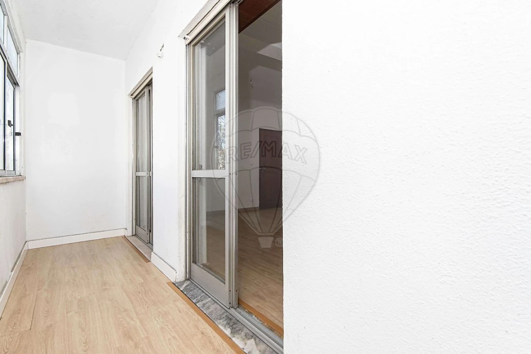 Apartamento T3 para Venda em Alfragide Foto 18