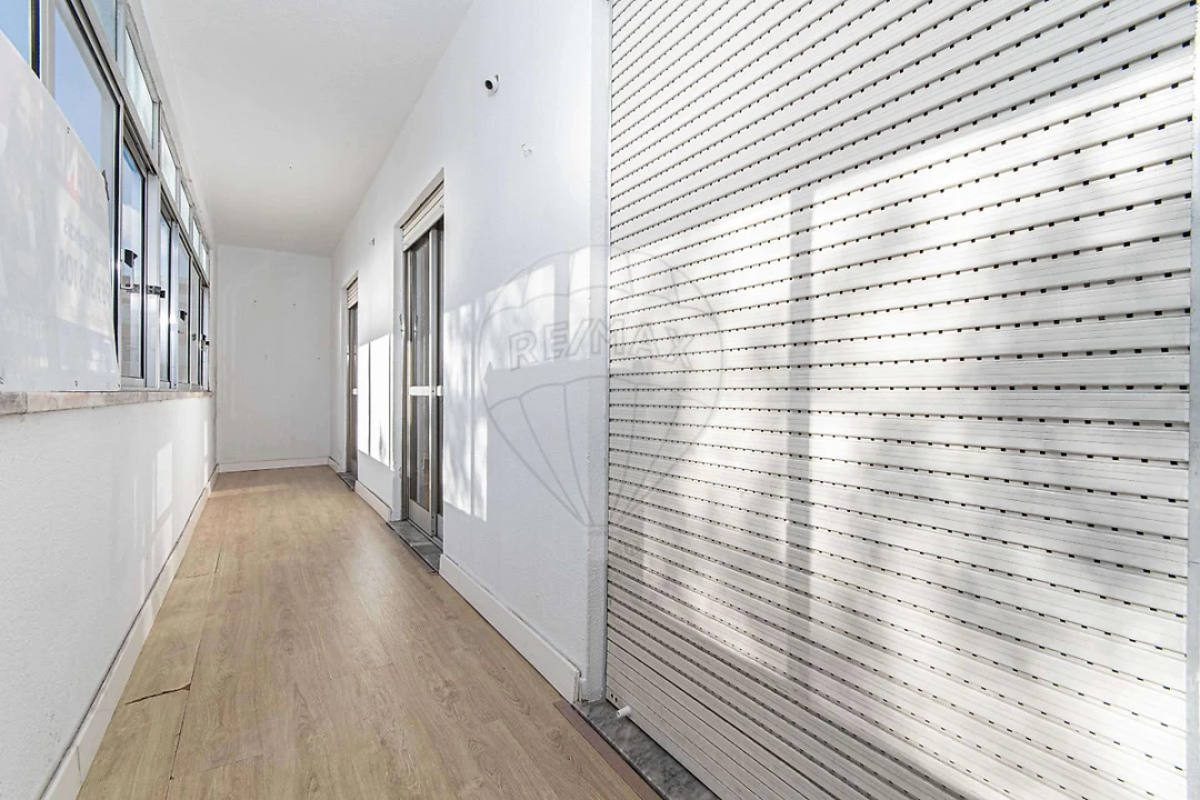 Apartamento T3 para Venda em Alfragide Foto 23