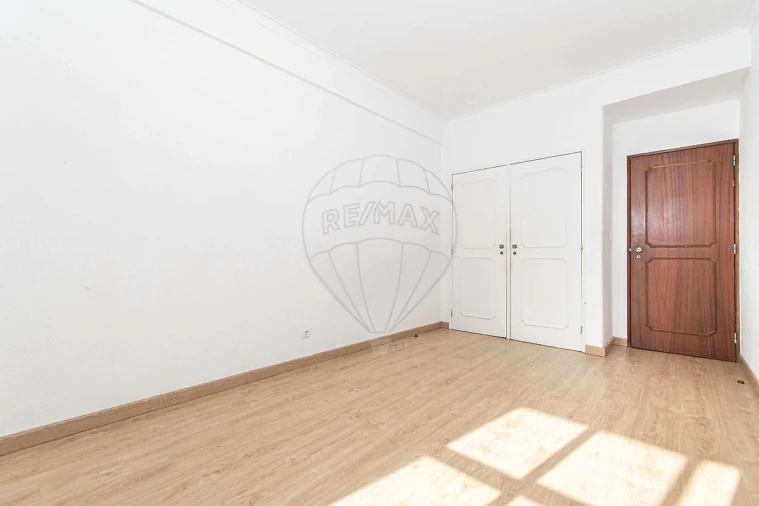 Apartamento T3 para Venda em Alfragide Foto 20