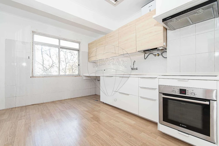 Apartamento T3 para Venda em Alfragide