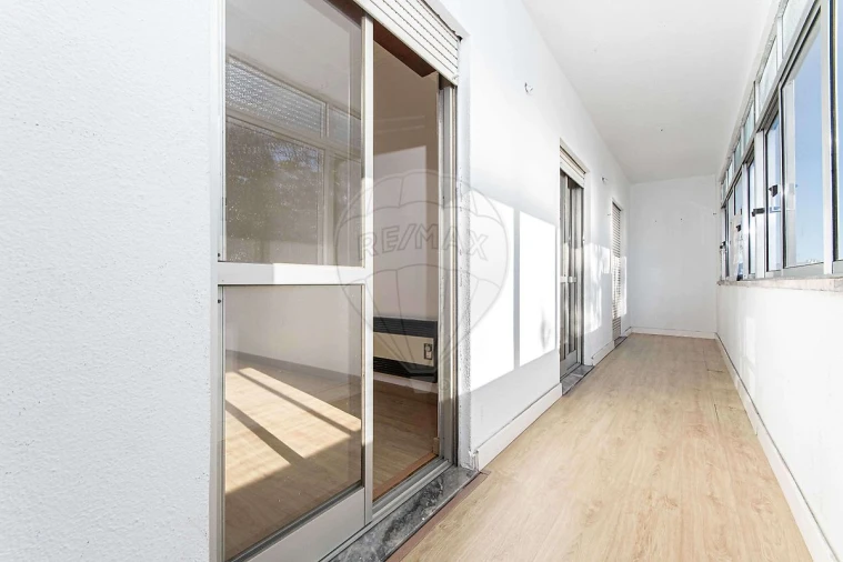 Apartamento T3 para Venda em Alfragide Foto 21