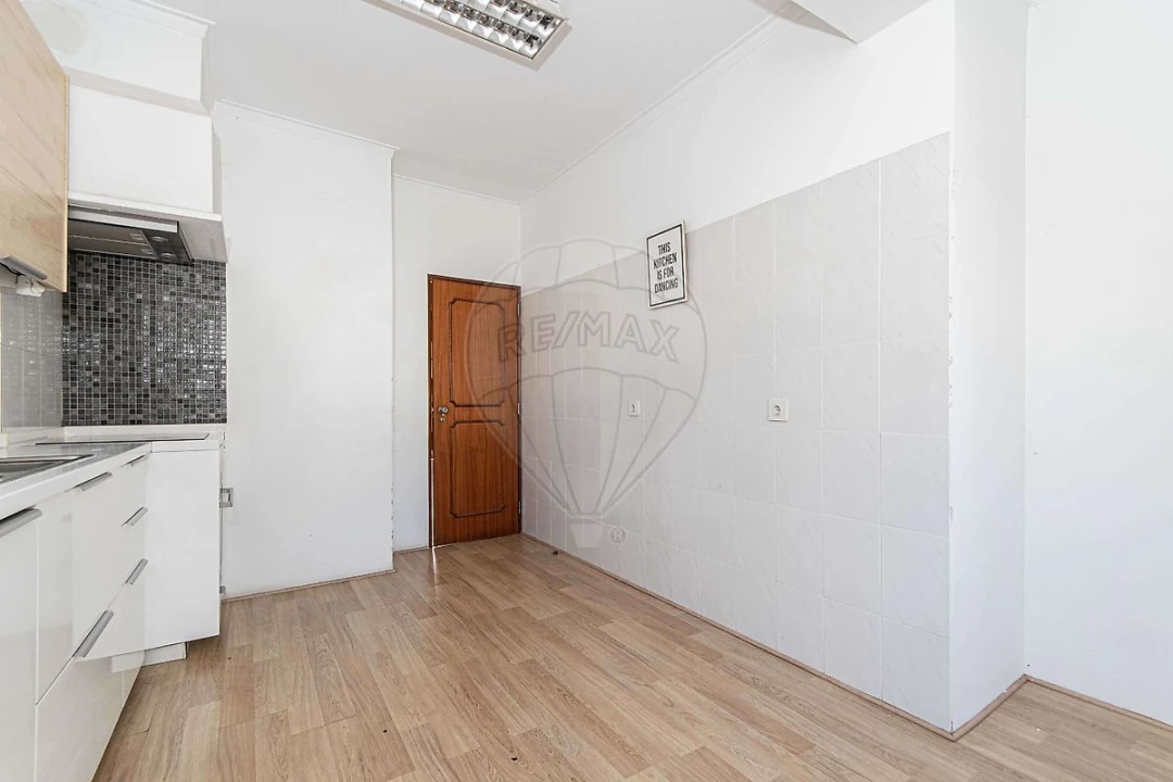 Apartamento T3 para Venda em Alfragide Foto 4