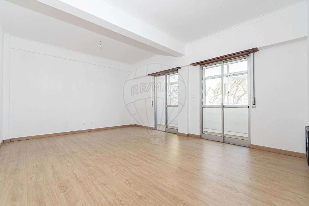 Apartamento T3 para Venda em Alfragide Foto 6