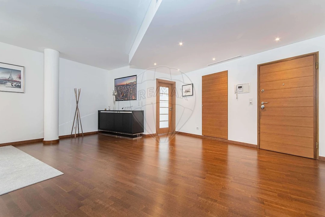Apartamento T5 para Venda em Alverca do Ribatejo e Sobralinho Foto 14