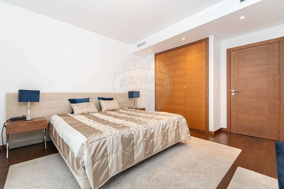 Apartamento T5 para Venda em Alverca do Ribatejo e Sobralinho Foto 4