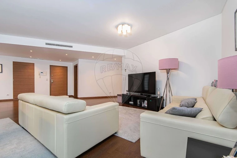 Apartamento T5 para Venda em Alverca do Ribatejo e Sobralinho Foto 8