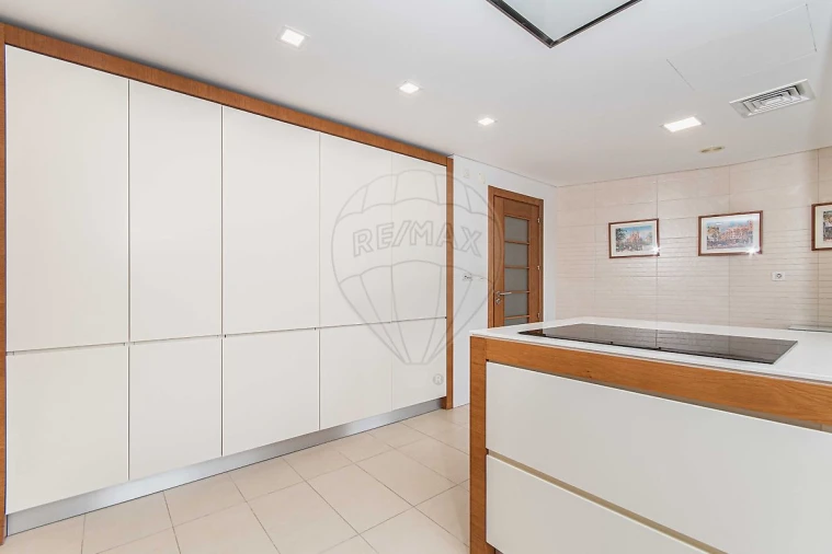 Apartamento T5 para Venda em Alverca do Ribatejo e Sobralinho Foto 11