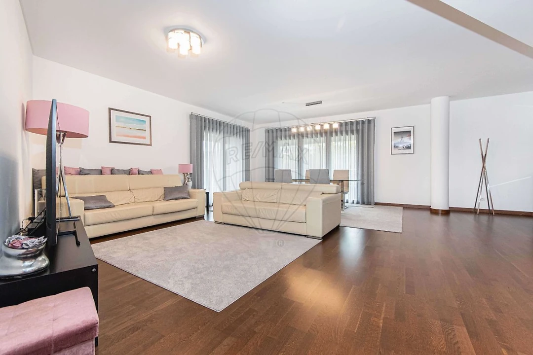Apartamento T5 para Venda em Alverca do Ribatejo e Sobralinho Foto 10