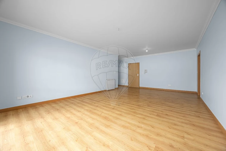 Apartamento T2 para Venda em Carregado e Cadafais Foto 6