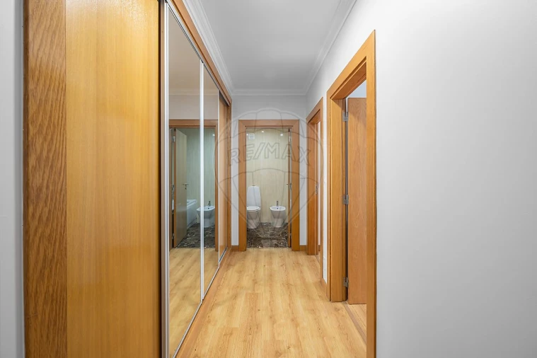 Apartamento T2 para Venda em Carregado e Cadafais Foto 8