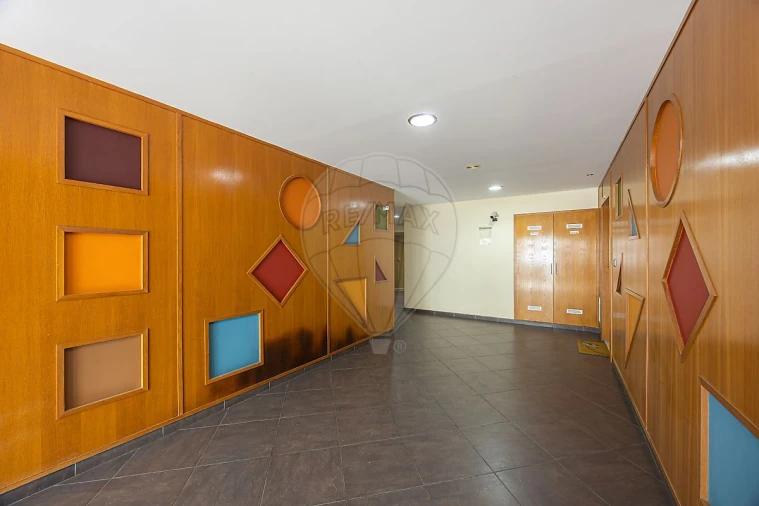 Apartamento T2 para Venda em Carregado e Cadafais Foto 16