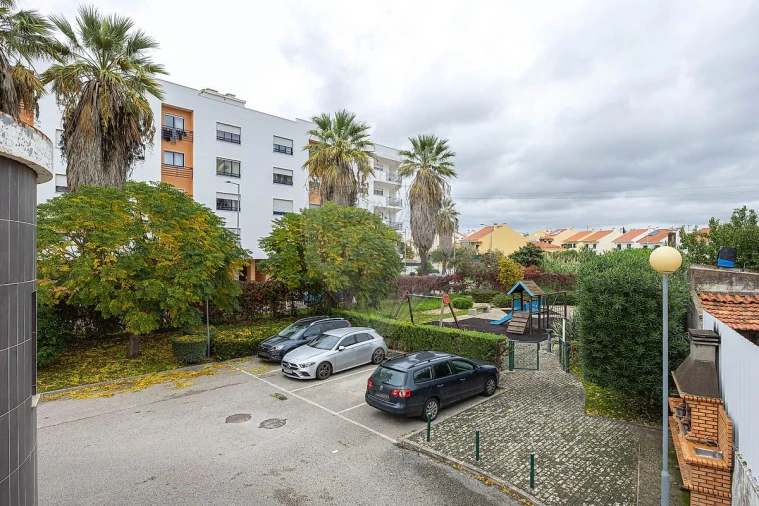 Apartamento T2 para Venda em Carregado e Cadafais Foto 20