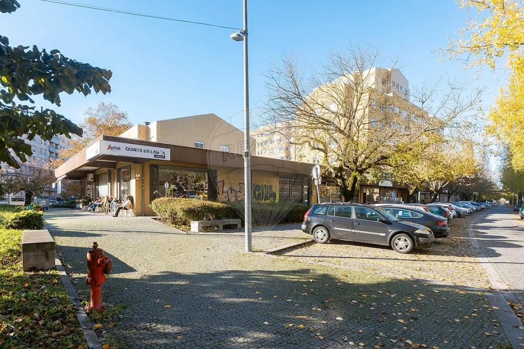 Loja para Venda em São Mamede de Infesta e Senhora da Hora Foto 7