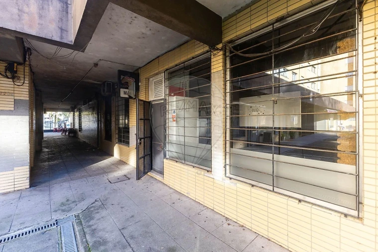 Loja para Venda em São Mamede de Infesta e Senhora da Hora Foto 13