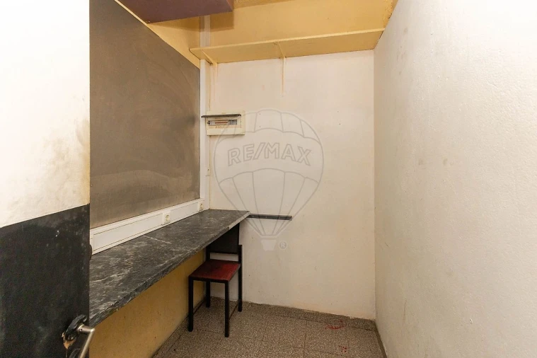 Loja para Venda em São Mamede de Infesta e Senhora da Hora Foto 11