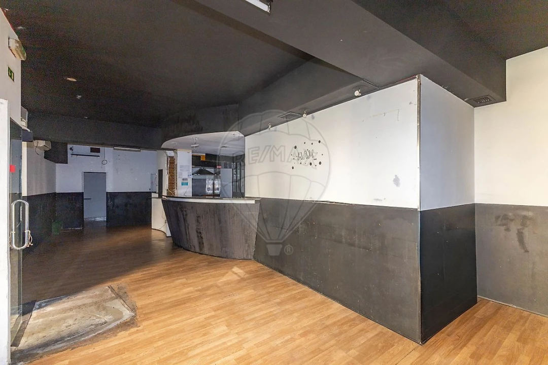 Loja para Venda em São Mamede de Infesta e Senhora da Hora Foto 2