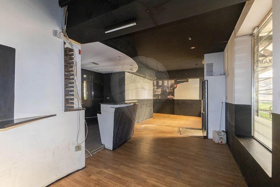 Loja para Venda em São Mamede de Infesta e Senhora da Hora Foto 4