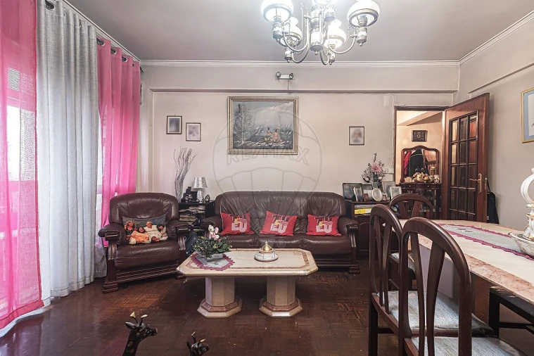 Apartamento T2 para Venda em Odivelas Foto 13