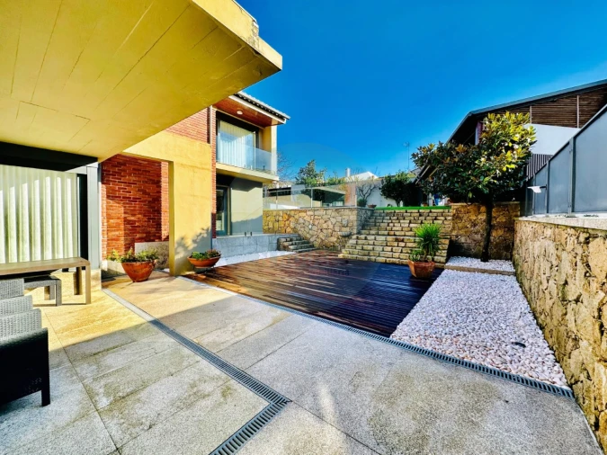 Moradia T4 para Venda em Nogueira, Fraião e Lamaçães Foto 5