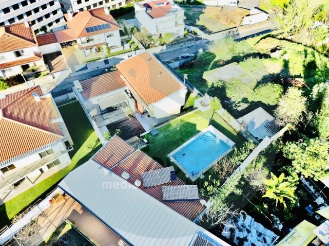 Moradia T4 para Venda em Nogueira, Fraião e Lamaçães Foto 38