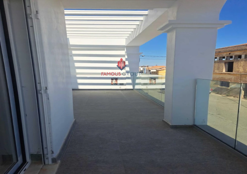 Moradia T5 para Venda em Alvor Foto 4