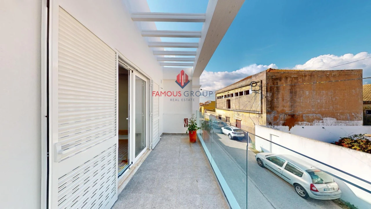 Moradia T5 para Venda em Alvor Foto 4