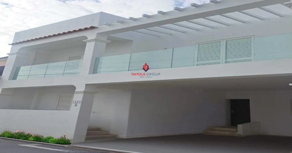 Moradia T5 para Venda em Alvor Foto 1