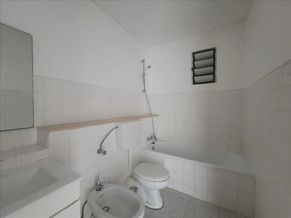 Apartamento T2 para Venda em Massamá e Monte Abraão Foto 11