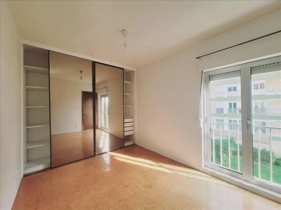 Apartamento T2 para Venda em Massamá e Monte Abraão Foto 8