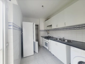 Apartamento T2 para Venda em Massamá e Monte Abraão